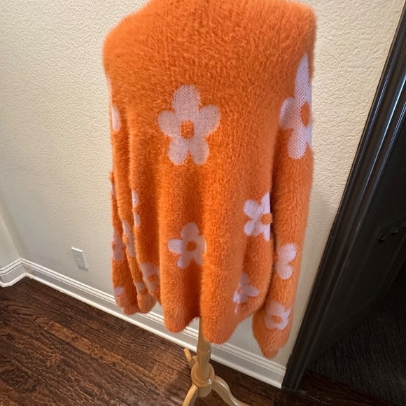 Venus Bright Flowered Furry Cardigan-size M - Picture 2 of 7